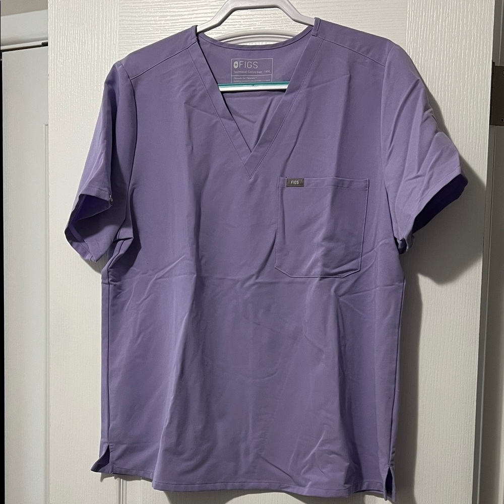Figs scrub top